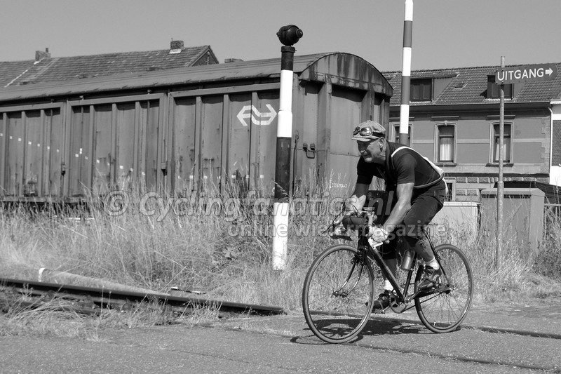 Foto's van <a href="/EroicaLimburg/">EroicaValkenburg</a> 2018 met onze Jopie in het geel #nostalgie #wielerkriebels. Check facebook.com/pg/cyclingfana…