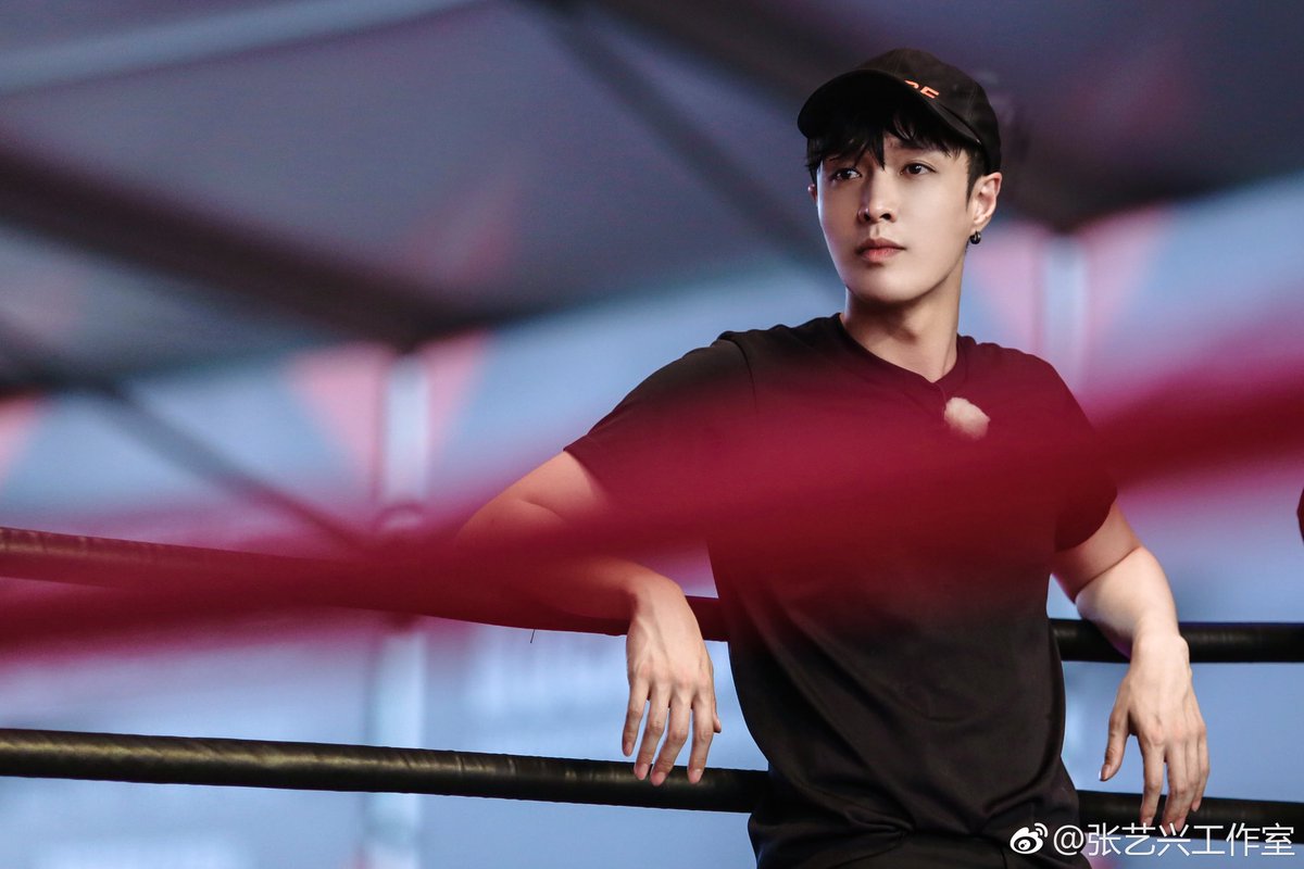 yixing pics tweet media