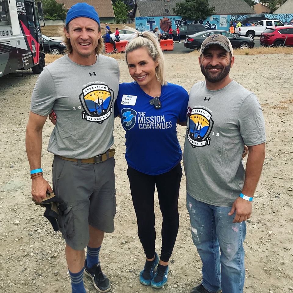 Operation_Mend's tweet photo. Very proud of our collaborative partners @TheMissionContinues! Their mass deployment #wattsisworthit brought in more than 200 volunteers for their kick-off project. #UCLAOperationMend is grateful for the opportunity to make an impact on our community! #HonoredtoServeU #serveagain https://t.co/f9KpsCW2sn