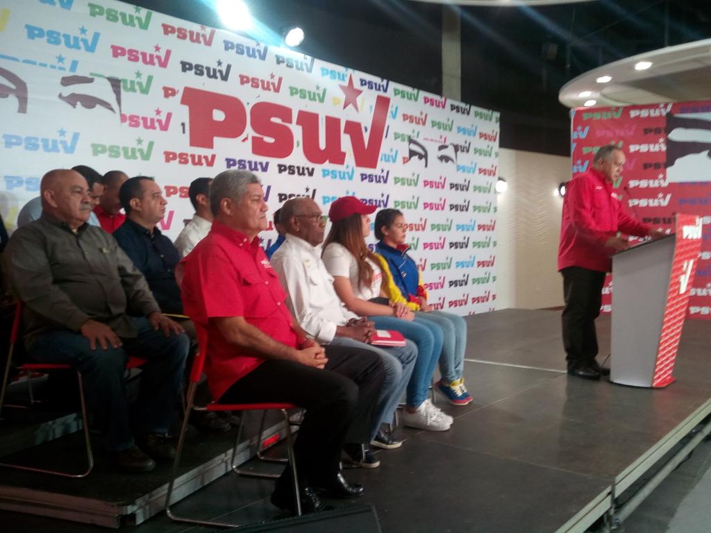 CarnetDelPSUV's tweet photo. #AHORA Rueda de prensa de la Dirección Nacional del PSUV #UnidadParaLaPazEconómica @NicolasMaduro @dcabellor https://t.co/WyW1w4T3A9