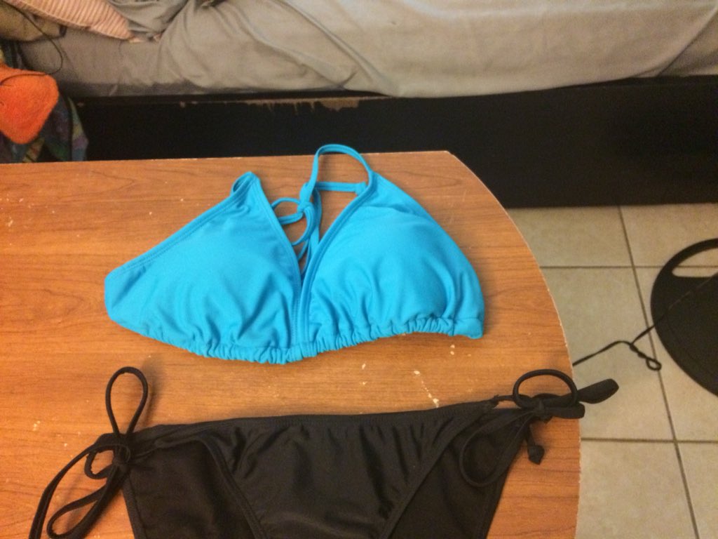 jenny_battle14's tweet image. haven’t worn a bikini in eight years. Don’t worry, I’m not wearing it in the photos.Lol last year, my confidence and self-esteem were destroyed, figured   I start with this. #BuildingConfidence #BuildingSelf-Esteem #Don’tCareWhatOtherPeopleThink