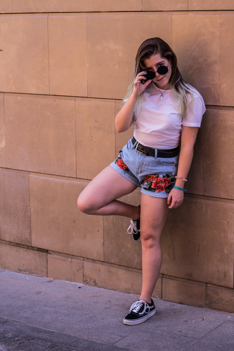 rafa12435's tweet photo. "Street Elegance" .
.
.
.
.
#makeportraits #vscoportrait #ig_mood #discoverportrait #portraitphotography #profile_vision #bleachmyfilm #postmoreportraits #portraitpage #igpodium_portraits #portraiture #HypeBeast #ftwotw #spain2016 #canonphotos #canoneos #canonrebel #focalmarked https://t.co/fwssTa4lSY