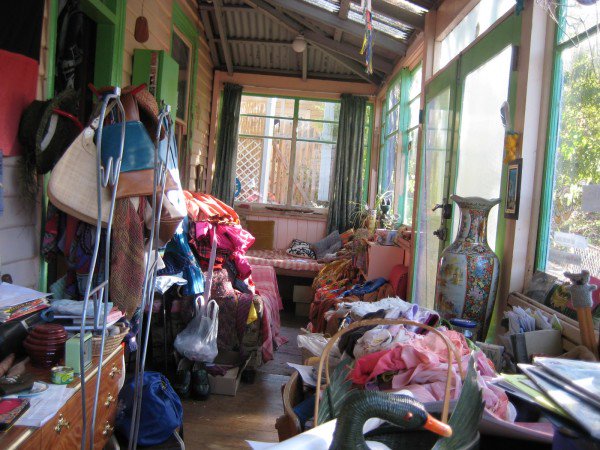 gorodunet's tweet image. Ничто на даче не хранится так трепетно, как ненужный хлам под названием &quot;а вдруг пригодится&quot;.

#дачныйюмор #хламнадаче #порядокнадаче