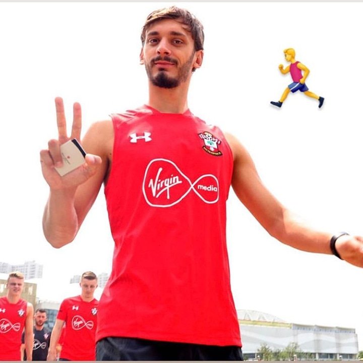 Gabbiadini23_FC's tweet photo. #Gabbiadini
#SouthamptonFC #southampton #guerriero #manologabbiadini #gabbiagol #manologabbiadinifc #saintsfc #gabbiadinistyle #premierleague #MG20 #staplewood #saintmanolo #gabbiadini20 https://t.co/HUbuNrvtmc