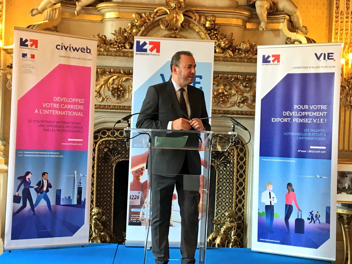 clecourtier's tweet photo. Le VIE fait peau neuve ! 
De nouvelles couleurs et de nouveaux logos pour des ambitions rehaussées. @businessfrance est fier de porter, aux 4 coins du monde, cette formule gagnante pour les entreprises et les jeunes désideureux d’international. Vers les 15 000 @JBLemoyne!
#export https://t.co/BDJTRFl3pk