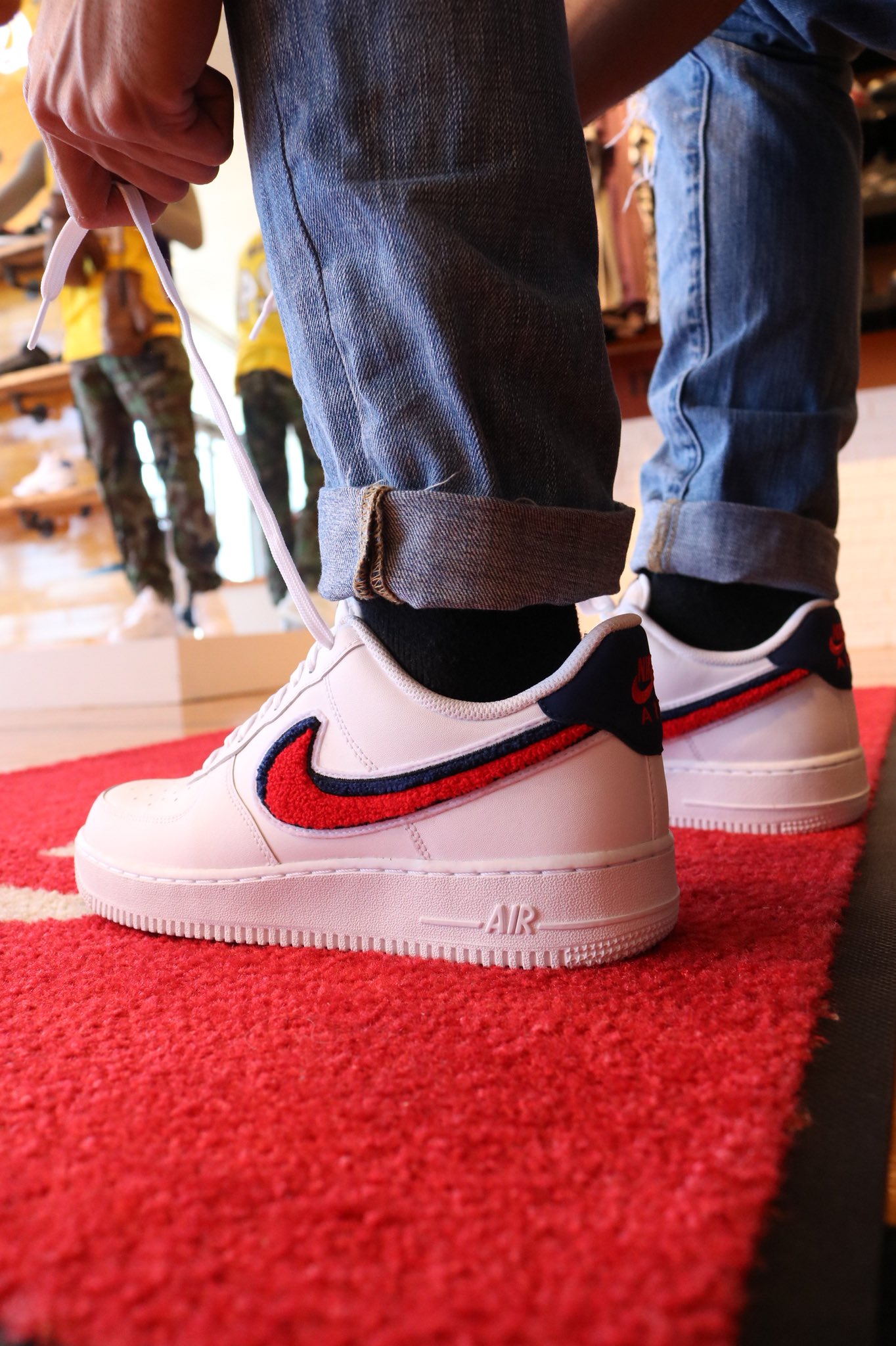 presentation Source Discover Renarts on Twitter: "Nike Air Force 1 🇺🇸Low 07 LV8 “Chenille Swoosh”  🔴🔵⚪️ https://t.co/Od1oKPUU6d https://t.co/oGvef25Hb6" / Twitter