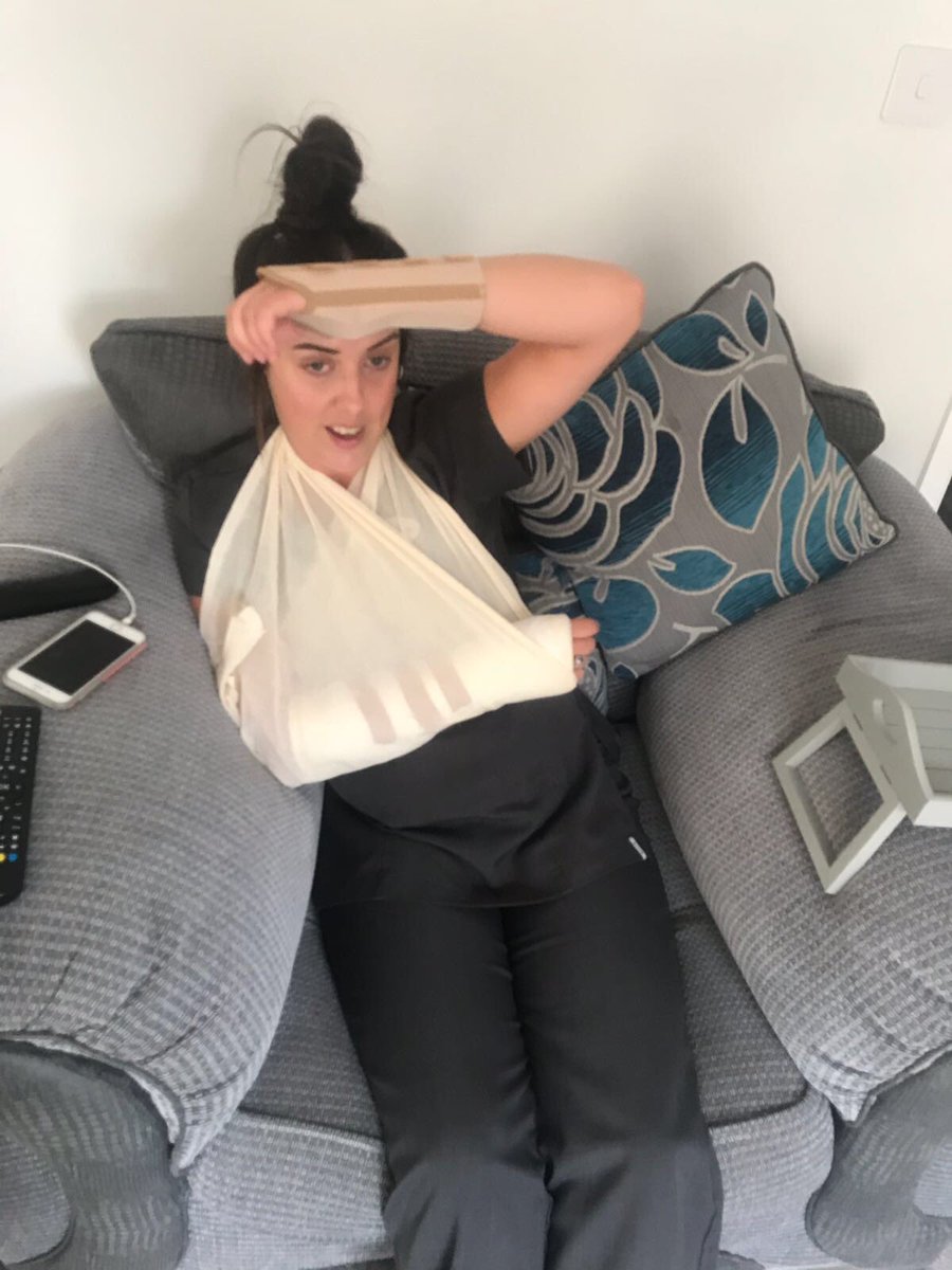 Kayevansxx's tweet image. Life for the next 6 weeks 😩 #DoubleBreak