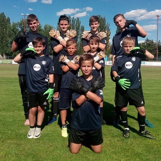 bu1sport's tweet photo. Big thanks @fs_denyse_luksika π§€ππ€ #guantiportiere #guantesdeportero #Π²ΡΠ°ΡΠ°ΡΡΠΊΠΈΠ΅ΠΏΠ΅ΡΡΠ°ΡΠΊΠΈ #goalkeeperlife #goalkeeperworld #keeper #keeperlife #keeperworld #goalkeepergloves #portiere #torwart #torwarttraining #torwarthandschuhe #goalie #goaliegloves #β¦ https://t.co/S14ldSCCLp https://t.co/bU4iy7gCMI