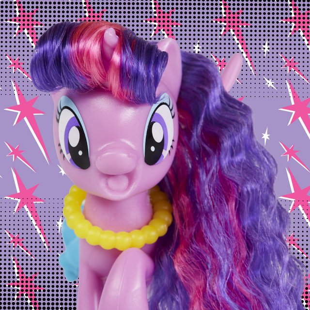 mlp_merch's tweet photo. Today's ponies are going totally 80s! Just revealed: The SDCC 2018 Exclusives! Find all the info and images in our blogpost: https://t.co/0dvKHWoUE3 #Mylittlepony #SDCC18 #pony #brushable #mlp https://t.co/6pRtvDtOTQ