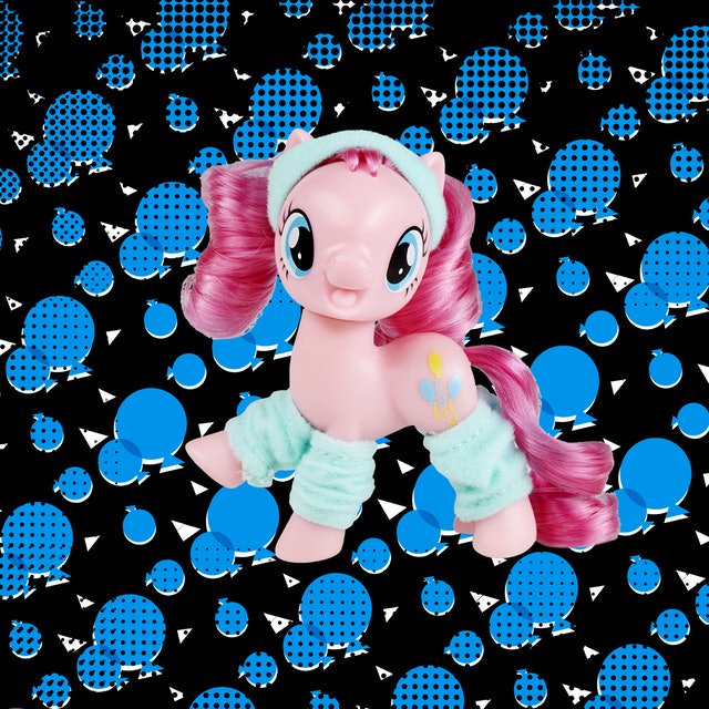 mlp_merch's tweet photo. Today's ponies are going totally 80s! Just revealed: The SDCC 2018 Exclusives! Find all the info and images in our blogpost: https://t.co/0dvKHWoUE3 #Mylittlepony #SDCC18 #pony #brushable #mlp https://t.co/6pRtvDtOTQ