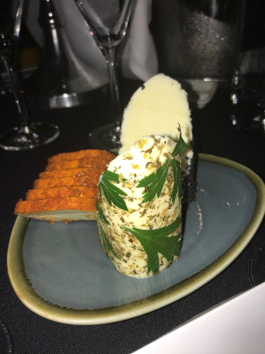 DrDawnHarper's tweet image. There’s butter and then there’s butter! ⁦@CheltenhamRaces⁩ excel again at the #CLFDA. Thank you ⁦@cotswoldlife⁩. Bring on the awards presented by the fabulous ⁦@EmmaSamms1⁩.