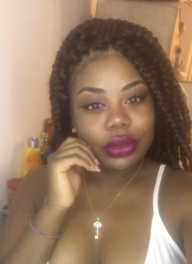 callmewhiwhi's tweet image. Back with those braids again 😩😌 #braidsgang #braidslife