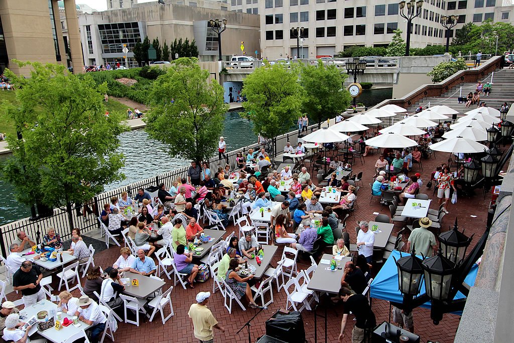 Trying to find a cool activity to fill your time in Indy? Check out Concerts on the Canal to hear live music every Thursday from 6-8pm. Admission is free so all you have to spend is your afternoon kicking back to whichever awesome band is playing! #VisitIndy #livemusic