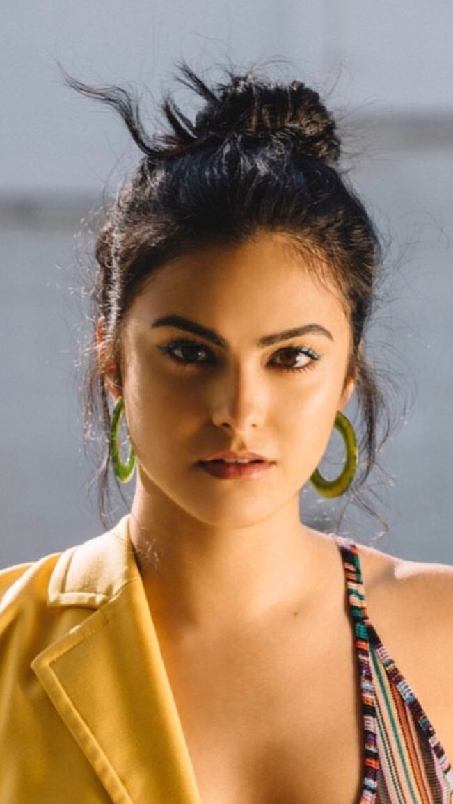 handstomyselfvs's tweet photo. @CamilaMendes for @NylonMag ! #CamilaMendes #VeronicaLodge https://t.co/1XMm00mGzu