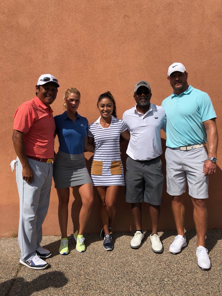 NotahBegay3's tweet photo. Can’t express enough gratitude for Team 2018 New Mexico Grande Slam! @dariusrucker @BUrlacher54 @Oconnell_kenz @Tisha_All_in for showing up to support our cause! Collectively we made a difference for the children in my home of New Mexico! #GoGrande https://t.co/Q9d865a5nm
