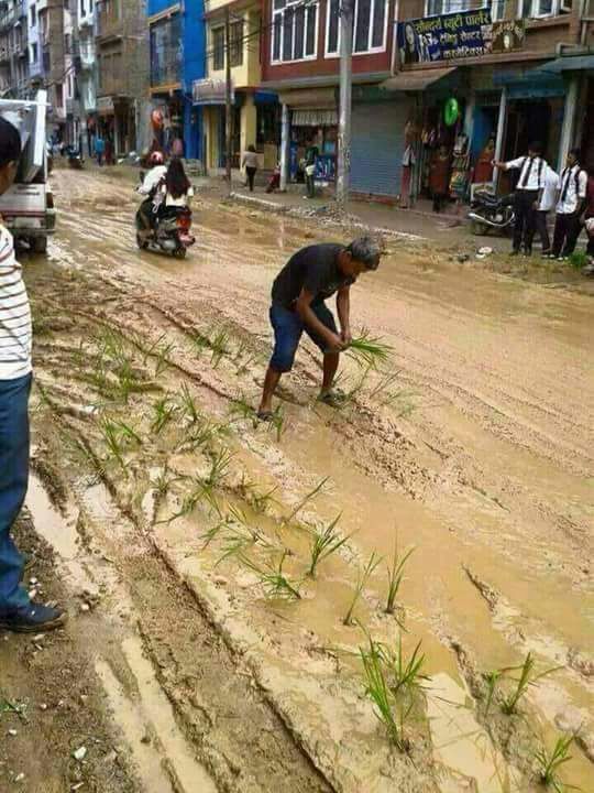 आप सबको मुबारक-- जमीनी स्तर पर ऐसा ही होता है भाजपा विकास