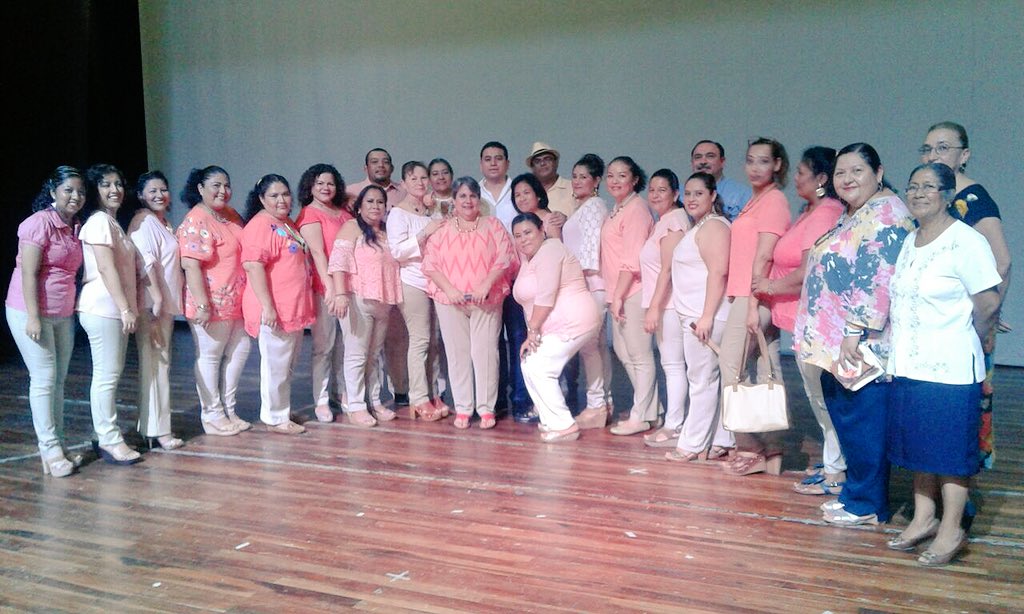 FREDYPLASCENCIA's tweet photo. Hoy en mi tierra #TuxtepecOaxaca acudí con gran alegria, emoción y humildad a clausurar el ciclo escolar de la #EBDi 88 del @ISSSTE_mx Muchas felicidades a los infantes, maestros, padres de familia y DH’s de este noble instituto! @Florentino_CL @alejandromurat @IvetteMurat https://t.co/bu2sAr5wIR
