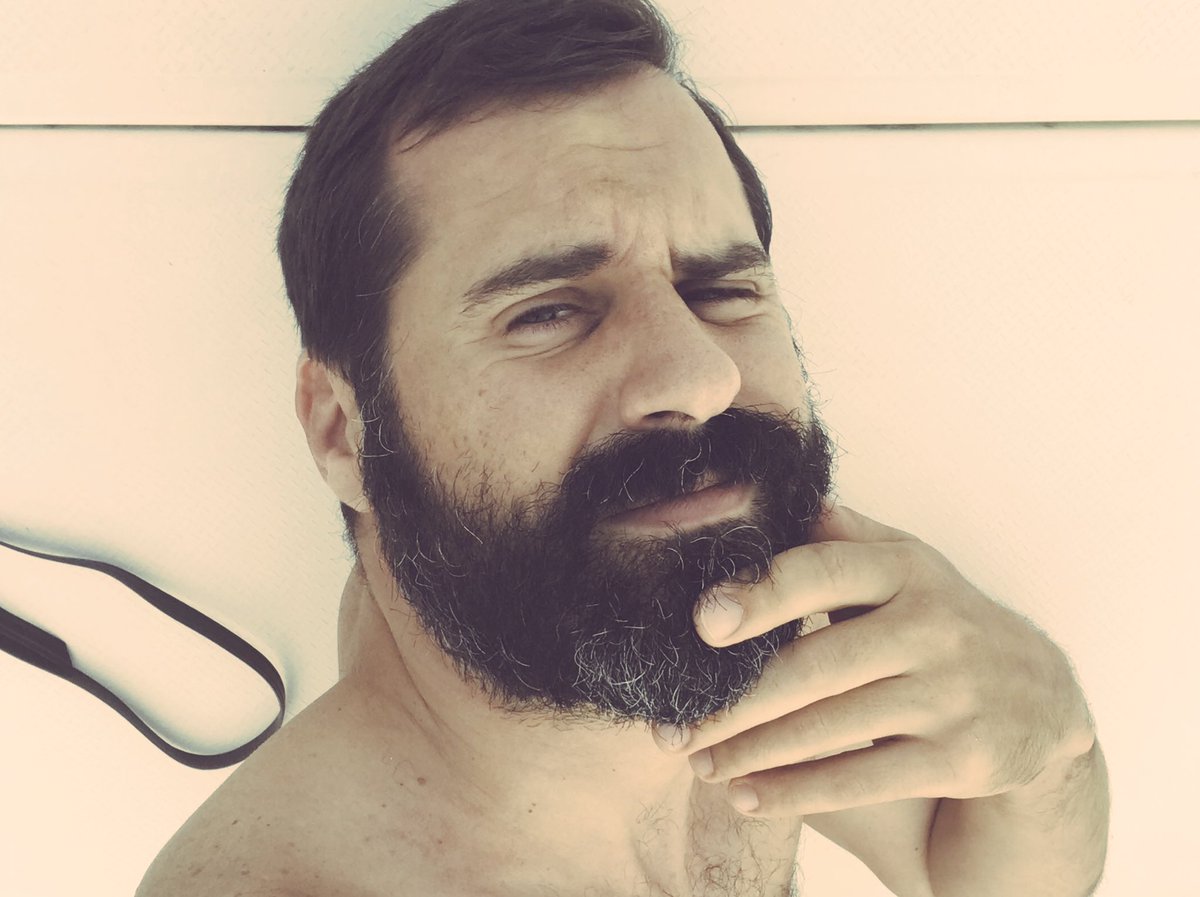 MarioAnguloTV's tweet image. Y hasta aquí mis vacaciones. Mañana vuelvo con mis RODEA. Recordad .... @Iberia os puede fastidiar vuestras vacaciones como lo ha hecho conmigo y con un avión entero de pasajeros.