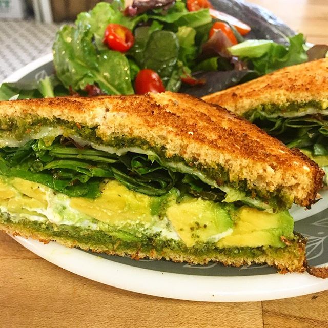 Nothing beats hunger like #avocadomelts • • •#deliciousfood #deliciousbites #avocadogoodness #foodie #sffoodie #sffood #goodfoodonly #goodfood #comeandgetit #cafefood #sfcafe #robinscafe #coffeeshop #lunchbox #vegetarian #whatvegetarianseat #hellyeah #eatgreen #wholegrains ht