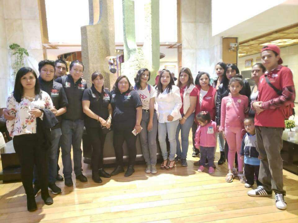 KarinaRG31's tweet photo. Quiero agradecer a mi equipo de trabajo que son ejemplares, gracias a su empeño y dedicación llegamos a la meta que nos habíamos trazado y eso en sí es un logro muy importante. Les quiero dar las gracias también a todos los vecinos de mi querido #Tlalpan
#GraciasTlalpan https://t.co/pKYDj4oMxD