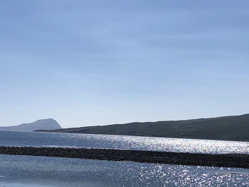 MemabyrneBL's tweet photo. Where in the world would you rather be? Nowhere #clewbay #mulranny #croughpatrick #irishcollege https://t.co/L3RU0szQYq