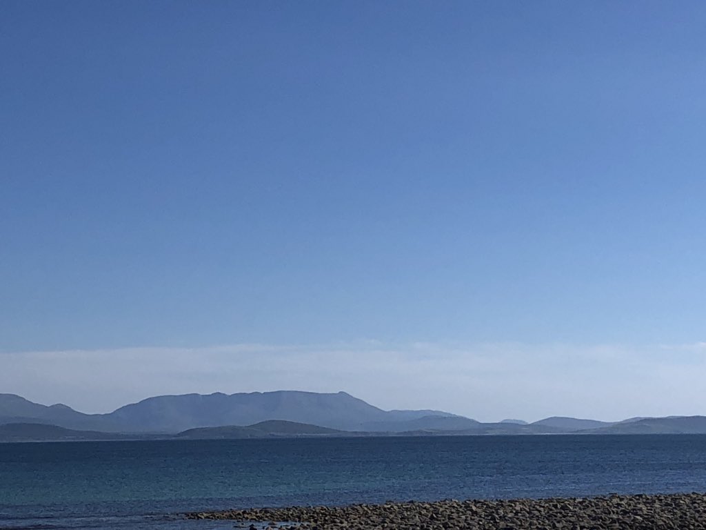 MemabyrneBL's tweet photo. Where in the world would you rather be? Nowhere #clewbay #mulranny #croughpatrick #irishcollege https://t.co/L3RU0szQYq