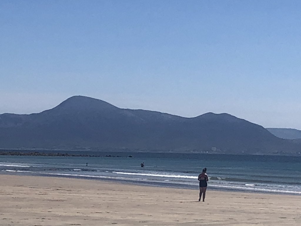 MemabyrneBL's tweet photo. Where in the world would you rather be? Nowhere #clewbay #mulranny #croughpatrick #irishcollege https://t.co/L3RU0szQYq