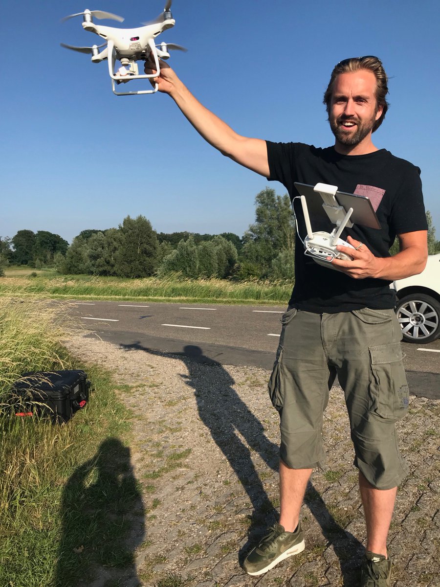 PRezzVideoPR's tweet image. Met Michael, Jelte, camera en drone maakten we een rondje door onze gemeente. En kwamen we op voor ons ook nog onbekende (prachtige) plekken. De film voor de gemeente geeft een bijzonder overzicht. Lancering op 12 juli.