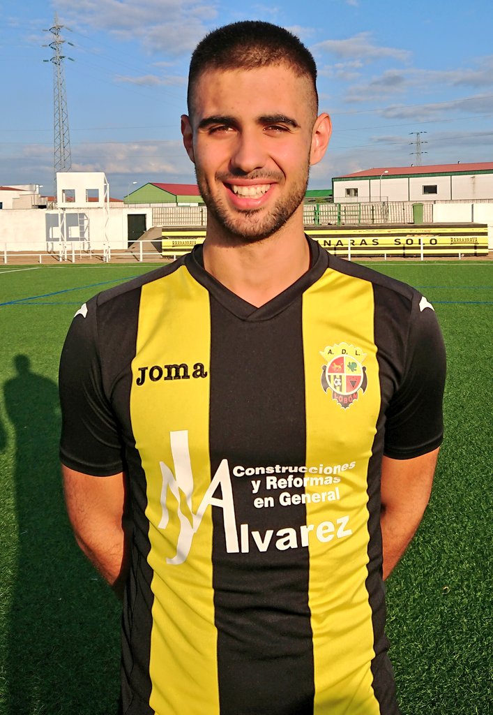 ADLobon's tweet photo. FICHAJE |

➡️ Carlos Herrador
➡️ HERRADOR @CHerrador4
➡️ DEFENSA
↪️ @EF_PdelaCalzada

El joven jugador montijano se une al proyecto

Posee experiencia en la categoría

Defensa central de envergadura y tallaje,fuerte en el juego aéreo,en el corte y marcaje

BIENVENIDO
🍀 https://t.co/KkHFVW7OdP