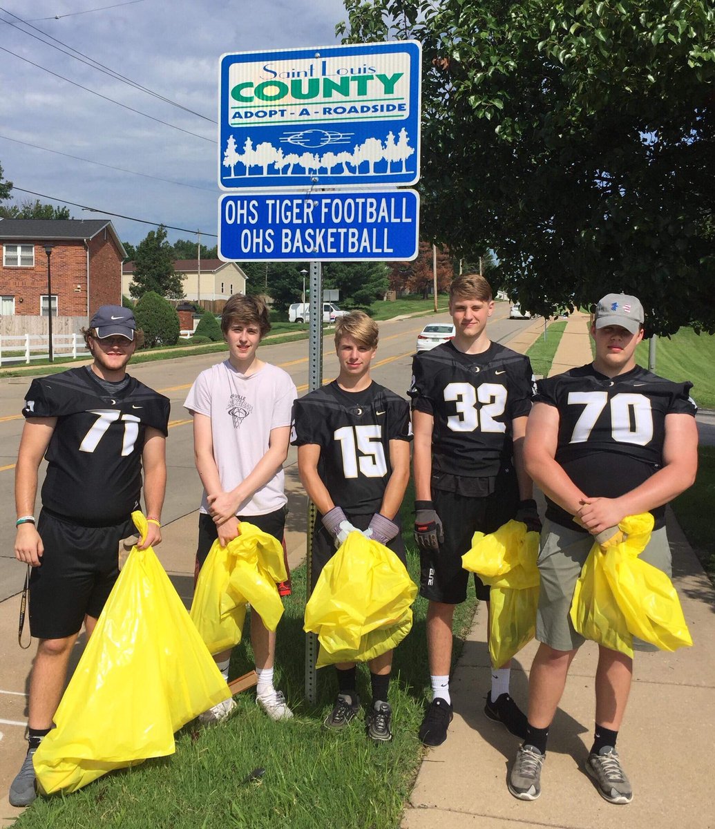 Tiger Tailgaters (@tigertailgaters) on Twitter photo Doing their part taking care of the community! Cleaning up Forder Rd. between Telegraph and Ringer. <a href="/OHS_Tigers/">Oakville High School</a> <a href="/OAKVILLEFB/">OHS Football</a> @OakvilleAP <a href="/MyOHSProwl/">Oakville Newspaper</a> <a href="/BCzuppon/">Becky Czuppon, OHS A.D.</a> Doing their part taking care of the community! Cleaning up Forder Rd. between Telegraph and Ringer. <a href="/OHS_Tigers/">Oakville High School</a> <a href="/OAKVILLEFB/">OHS Football</a> @OakvilleAP <a href="/MyOHSProwl/">Oakville Newspaper</a> <a href="/BCzuppon/">Becky Czuppon, OHS A.D.</a>