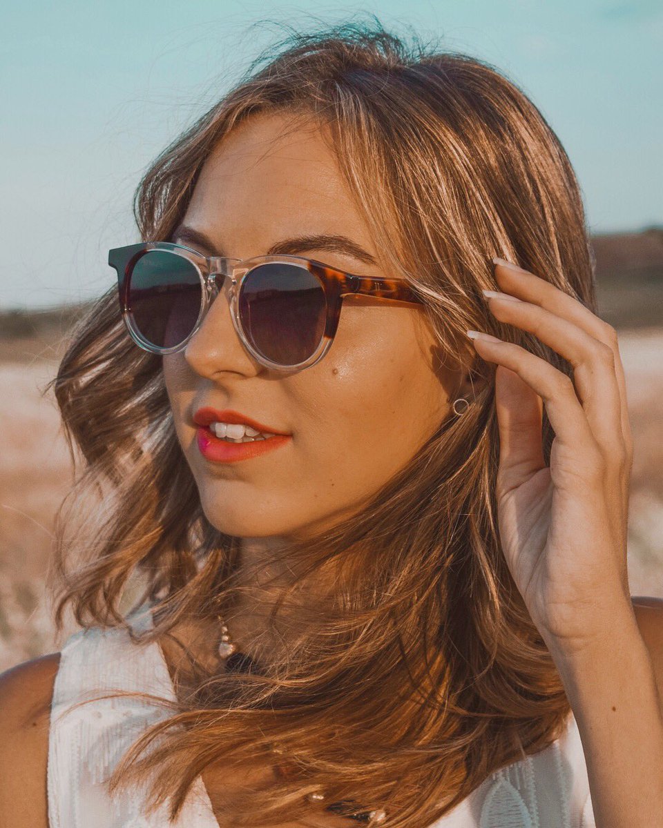 albamoonblog's tweet photo. The power of sunglasses 💥Tengo mil pares y podría tener otros mil ❤️ @WolfnoirSun #wolfieswolfnoir •
•
•
#sunglassesfashion #sunglasses #wolfnoir #gafasdesol #gafasdemoda #wolfnoirambassadors #bloguera #blogdemoda #bloggerspain #bloggerdemoda #influencers https://t.co/XNYtFXrvOH