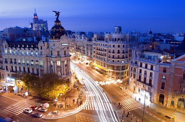 Madrid, la città che vive di notte post di Federica Piersimoni -> viaggi-lowcost.info/cosa-fare/madr… #CosaFare