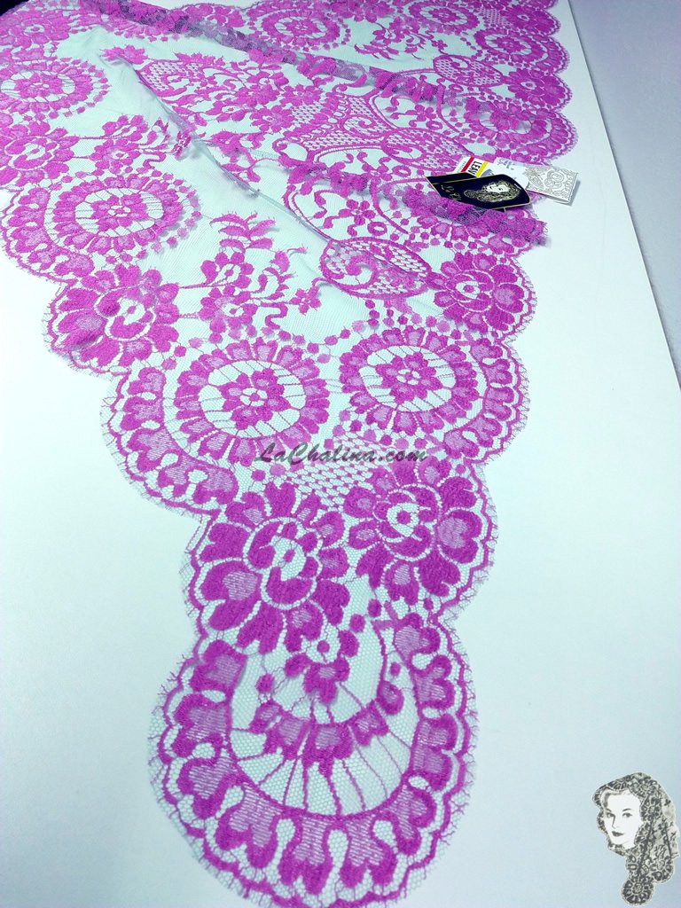 chalinaslldm's tweet photo. Chalina/Mantilla Modelo Rombo Español Leavers Color Fucsia Fondo Aqua https://t.co/AMBzgiErHv https://t.co/Nsk7E0PmWP