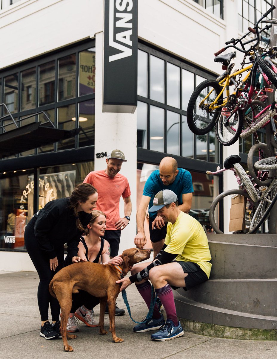 We've teamed up with the @wyeastwolfpack to create our unstoppable run club that - ooo look, a puppy!  🐕 #provenanncepets #dossiernaturally #portlandpets