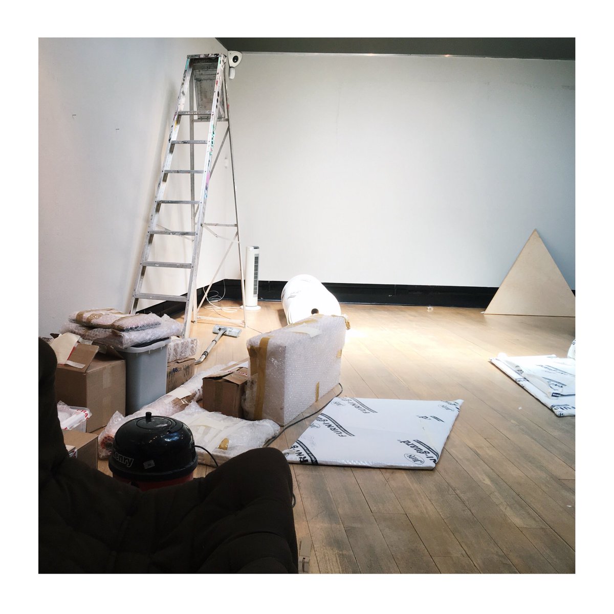ContempForward's tweet photo. As we say goodbye to Ambiguous Implements in Gallery One, we prepare the space for our new exhibition ‘Caroline Achaintre: Wimper’. Opening this Saturday 7 July at @Touchstones
#newexhibition #artist #watercolour #contemporaryart #changeover #artinmanchester #contemporaryforward https://t.co/oByKXiNr13