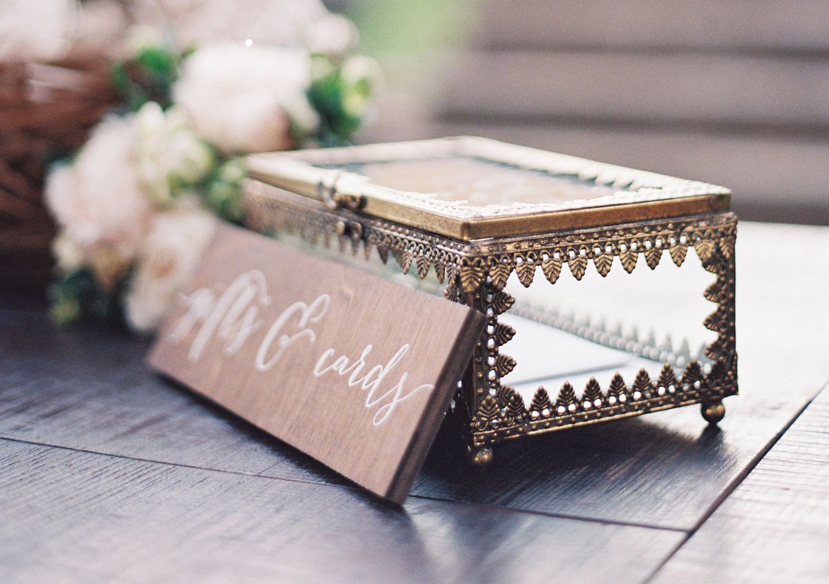 What to Write in a Wedding Card. bit.ly/2lQc6x7 (Photo by Eric Kelley)