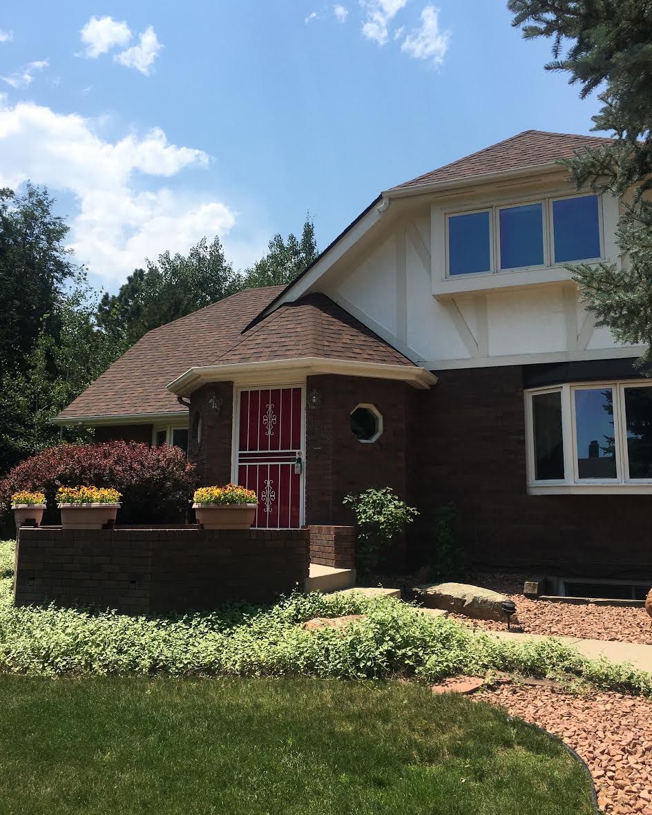 BobGordon's tweet photo. The Crestview neighborhood is a beautiful location, this home adds a unique element to it as well, do you like its round features? #boulder #realestate #boulderrealestatenews #dreamhome #milliondollarlisting #justlisted #realtorlife #propertypreview #yourtargetneighborhood https://t.co/SuxO7nZY5z