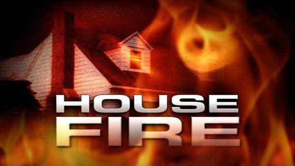 wachfox's tweet image. #BREAKING: Fire crews battling house fire in Blythewood #scnews #scfire @ColaFire. Learn more: bit.ly/2lNypU3
