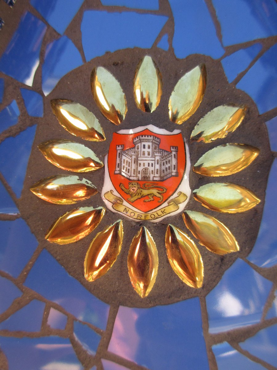 Gone_BananHares's tweet image. Last #ggh18 of the day was @GoGoLepus @NorthNorfolkDC in #NorthWalsham. My little leverets &amp;amp; I spent ages looking at the wonderful mosaic work.