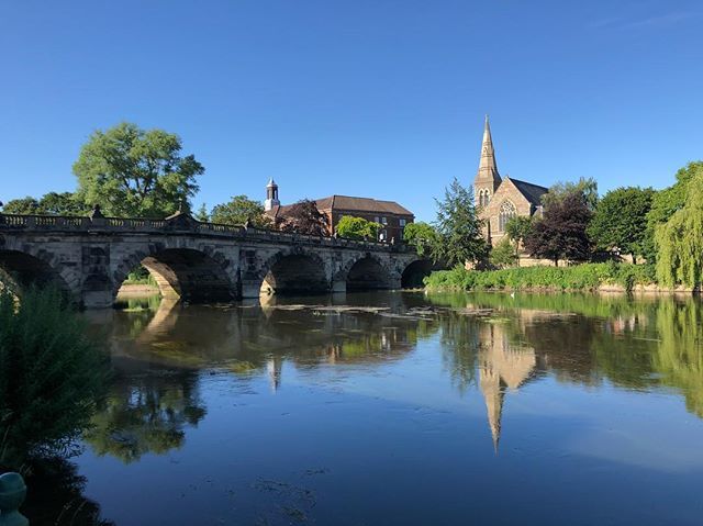 Shaunjenks's tweet photo. English bridge looking pretty in the summer sun. #shrewsbury #shropshire #english #bridge #englishbridge #summer #sun #skyporn #clearsky #bluesky #iphoneography #iphoneonly #instacool #shotoniphone #shotoniphonex #iphonex #instagram #instagood #iphonepho… https://t.co/bFEll8J6vG https://t.co/P4JbnWYTcm