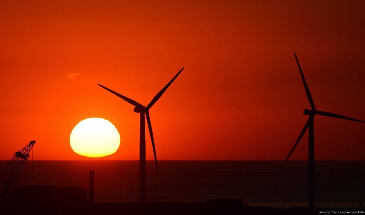 These heatwave sunsets just magical across Liverpool Bay <a href="/LivEchonews/">Liverpool Echo</a> #Liverpool #sunset #HeatWave2018
