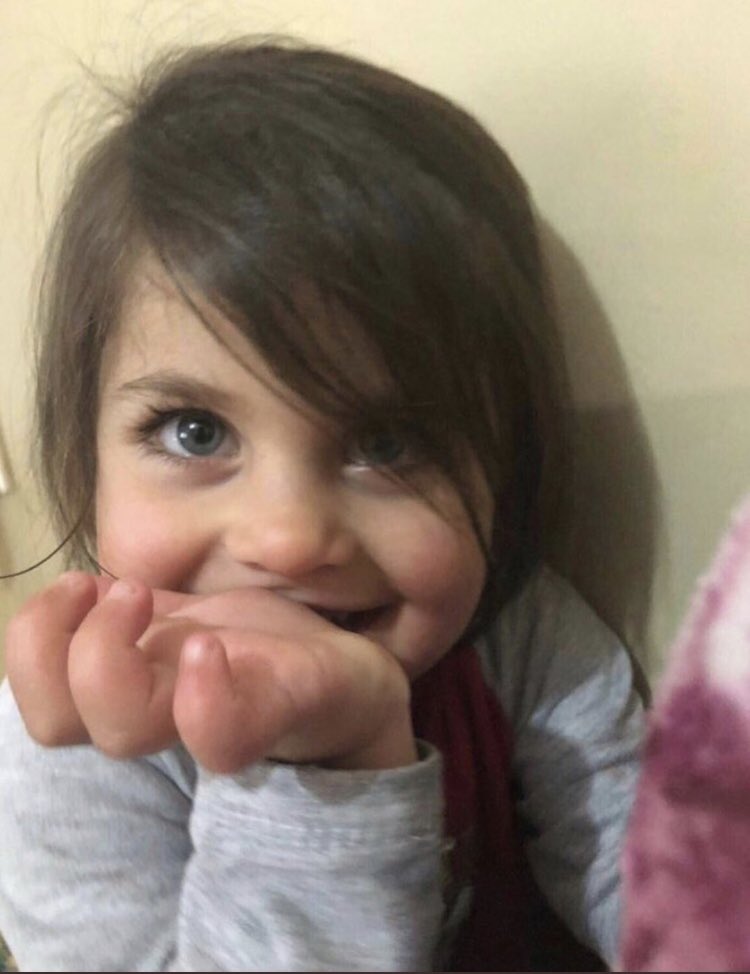 Sen öyle masum, öyle güzel baktıkça ben insanlığımdan utanıyorum #leyla 😔