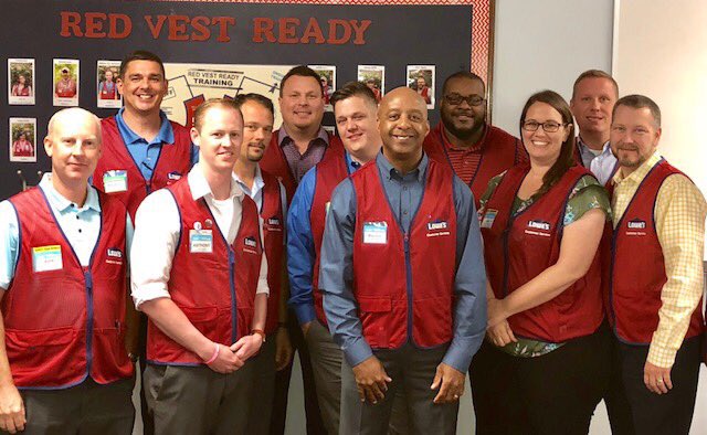 MarvinREllison's tweet image. I spent my first day at Lowe’s working at the Pro Desk in Dallas.  I also had a great town-hall with a group of outstanding SM’s.  Everyone is excited to build a winning strategy for the future!!