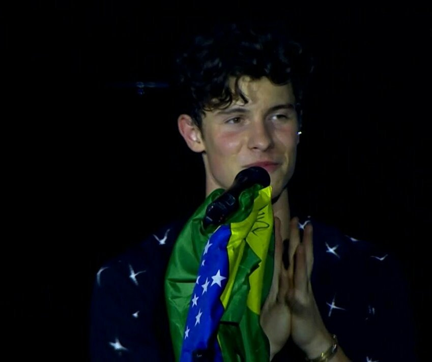 ShawnMendesBRA's tweet photo. Shawn Mendes já está indo embora do Brasil, vamos sentir bastante saudades desses dias maravilhosos né? #ObrigadoShawn https://t.co/VhPuft4p6M