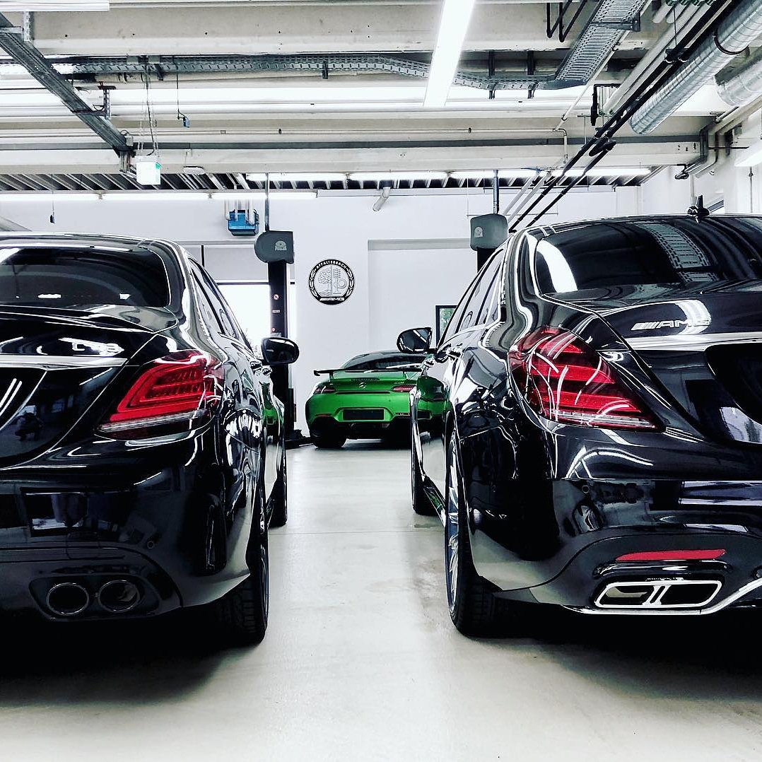 Abdorn09's tweet photo. C43 up to S65 - the smallest and biggest AMG sedan together!
#mercedesamg #amg #c43 #amgc43 #s65 #s65amg #amgs65 #amgcclass #amgsclass #sclassamg #cclassamg #c43amg #sedan https://t.co/qnfpKyM7uS