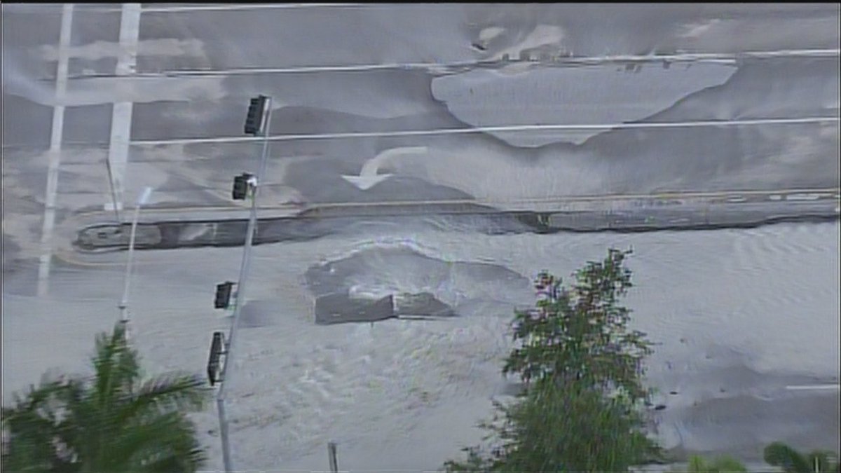 #BREAKING Water main break in Doral causing massive traffic delays bit.ly/2tJXPq7?utm_so… https://t.co/Na3handzoG