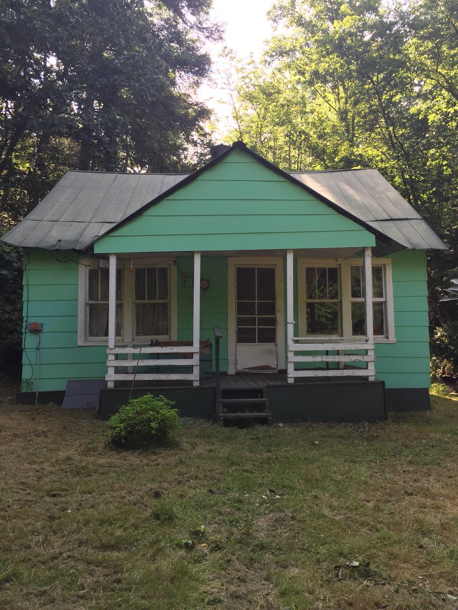 ofcdrose's tweet photo. So I did a thing today... Officially a home owner! https://t.co/nQfsysuJVL