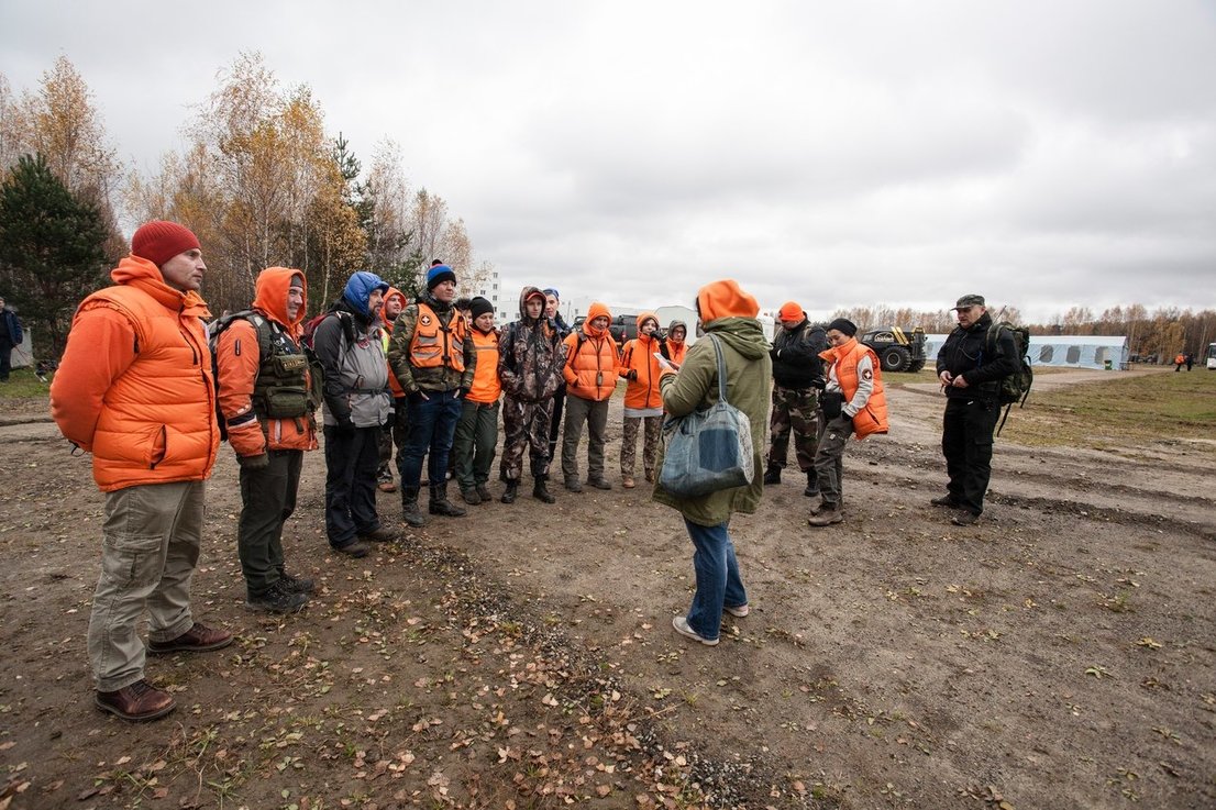 inforglizaalert's tweet image. #ЛизаАлерт, нужна ваша помощь! Для съемки ролика про отряд 5 и 7 июля необходимо 15 добровольцев. От вас: готовность на полный съемочный день, одежда по форме, с нашивками, брендированными элементами (рыжие майки, кофты, жилетки). Записывайтесь в теме: lizaalert.org/forum/viewtopi…