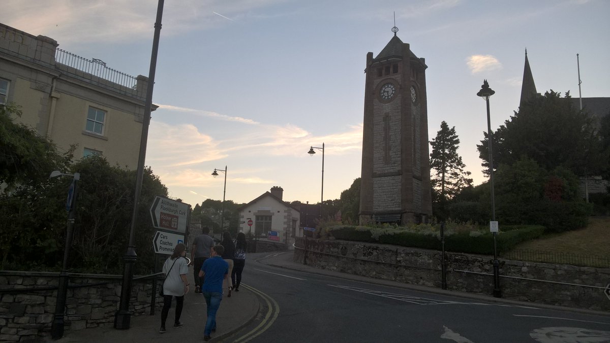 DrRobPhillips's tweet photo. Evening promenade walk in #grangeoversands #Cumbria for #mcrentschool followed by beer and G&amp;T's at @Keg_and_Kitchen with @MartinHenery @fsegrads @EnterpriseMCR @H_Alhasani_82 https://t.co/vLLvN8Tkuj
