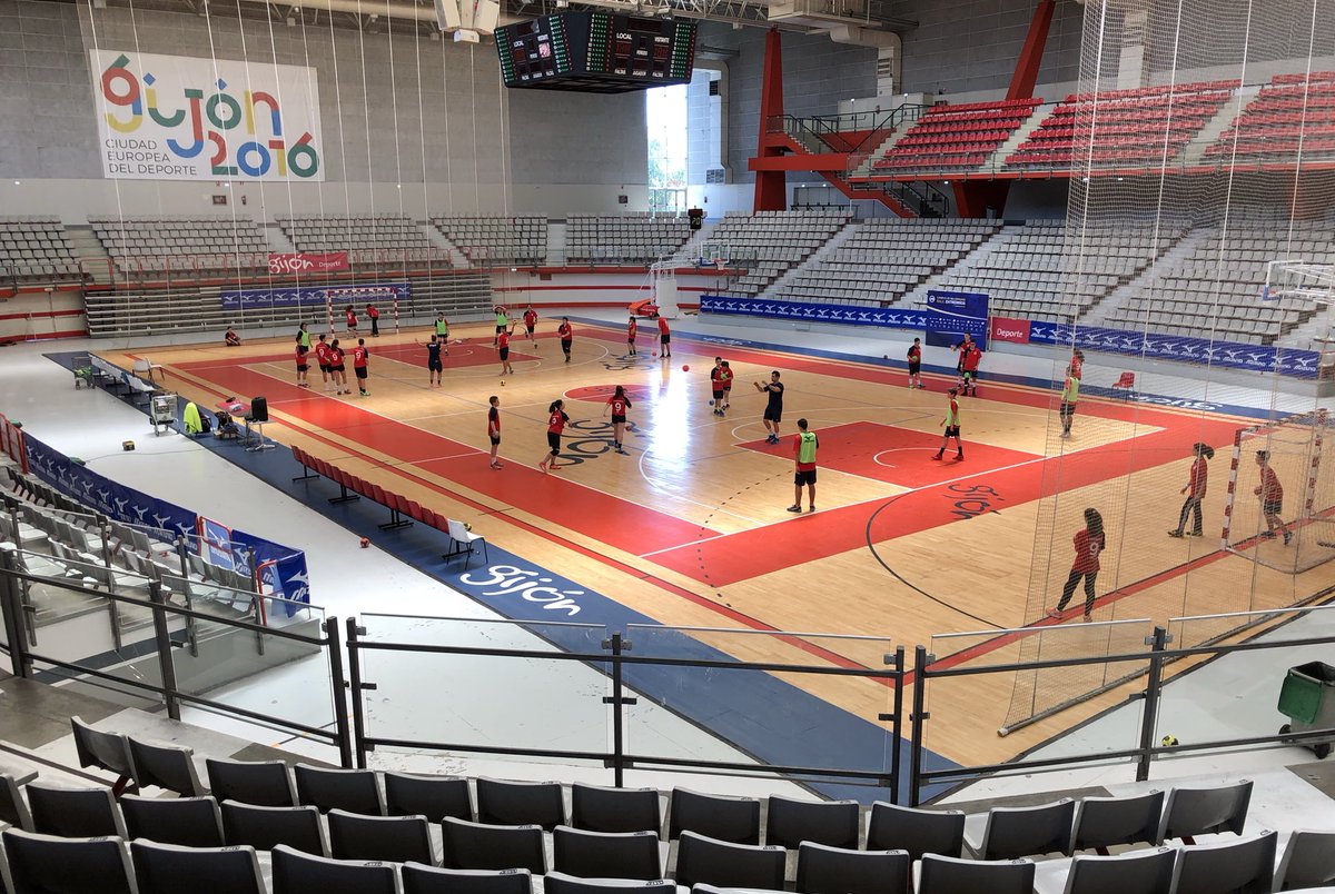 Primer e intenso de entrenamientos en el <a href="/REntrerriosCamp/">Campus R.Entrerríos</a> ¡Esto no ha hecho más que comenzar! Más imágenes en m.facebook.com/raulentrerrios… #campusraulentrerrios